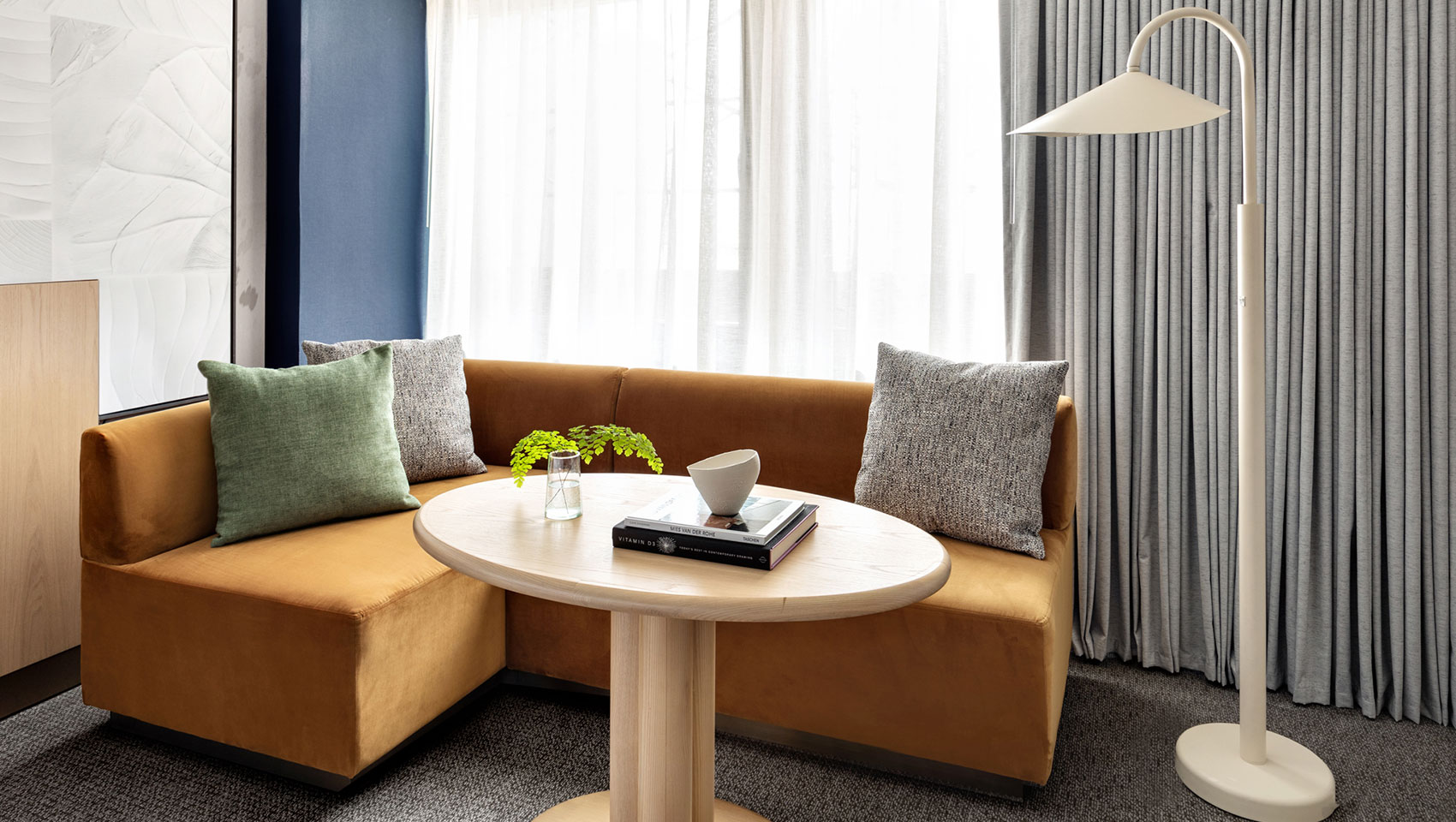 theta guestroom lounge chair